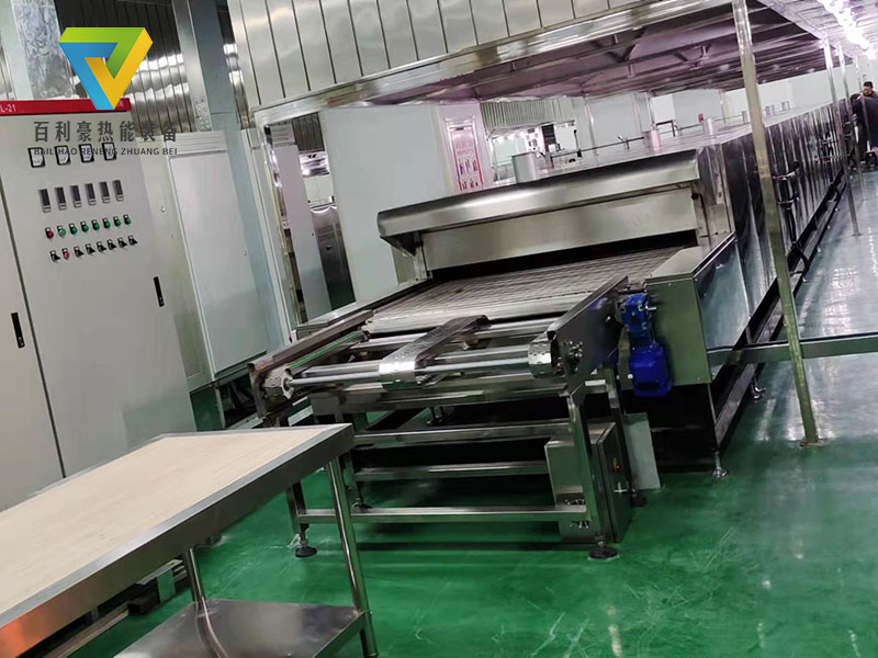 熱烈祝賀我公司新疆客戶定制的馕餅隧道爐已到達現(xiàn)場安裝！